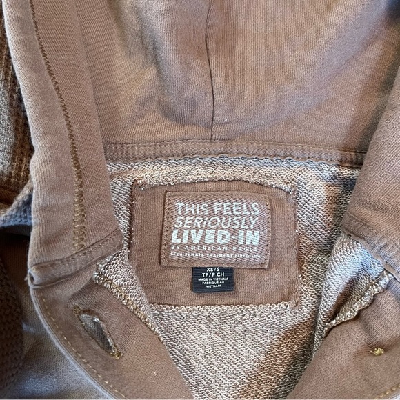 American Eagle Outfitters Brown Hooded Jacket. This feels seriously lived in. XS - Picture 5 of 9